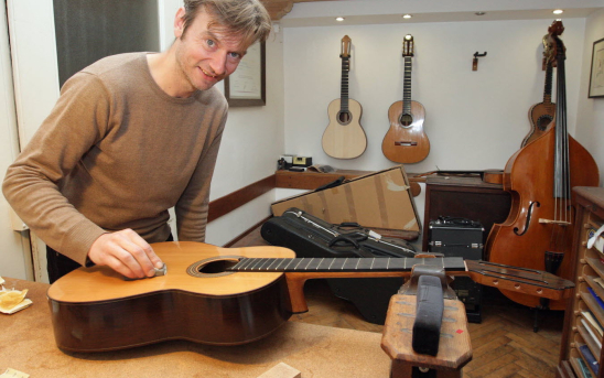 Jean-Noël Rohé: Article, taken from the French magazine Guitare Classique, 2004
