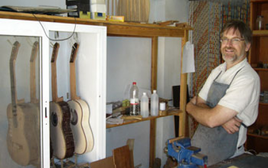 Luthier: John Ray