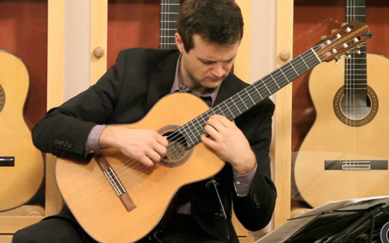 Vladimir Gorbach Plays Llobet