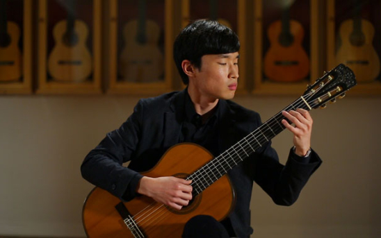 Alex Park plays Simplicio