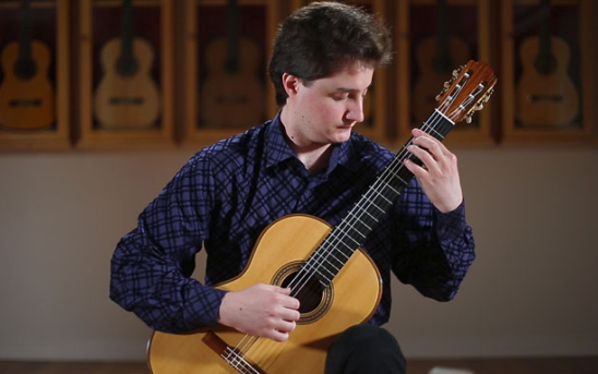 Alexander Milovanov plays Villa-Lobos Etude 7 (1995 Blochinger)