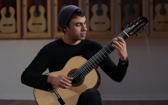 Fabiano Nascimento plays G. V. Rubio 7-String