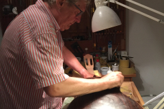 Applying French polish