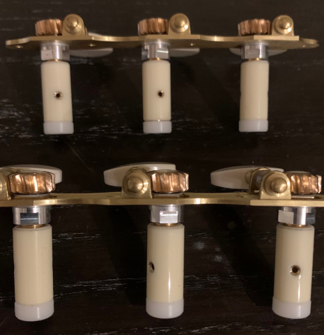 The back of Alessi Tuning Machines - Hauser 18 Brass Plates / Ivoroid Buttons