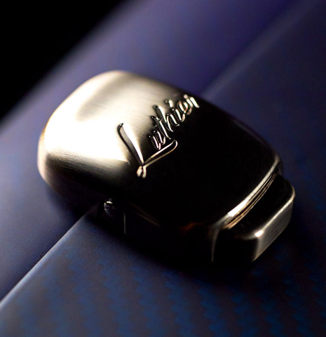 Latch of Leona carbon fiber case