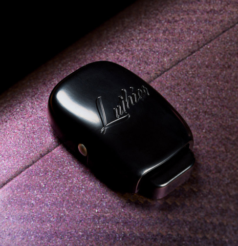 Latch of Leona carbon fiber case