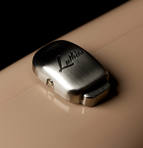 Latch of Leona carbon fiber case