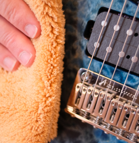 MusicNomad 2 'n 1 Beyond Plush Players Cloth (MN241)