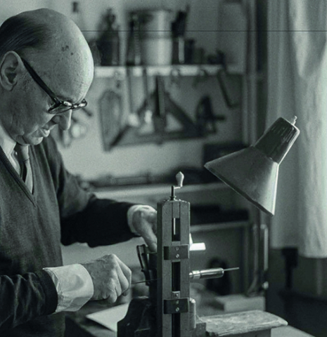 Robert Bouchet 1898-1986: Peintre &amp; Luthier: Bouchet at work