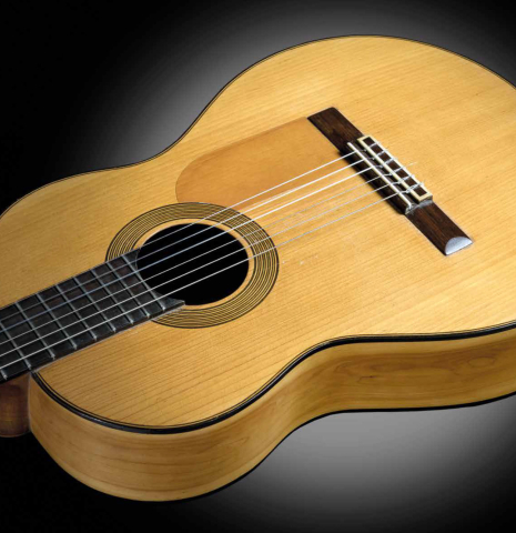Robert Bouchet 1898-1986: Peintre &amp; Luthier: His first guitar from 1946