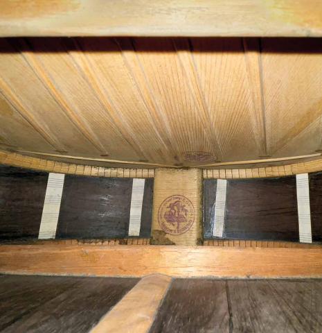 Enrique García 1868-1922: Constructor de Barcelona - Inside guitar N° 123 from 1911, revealing the eight-strut fan