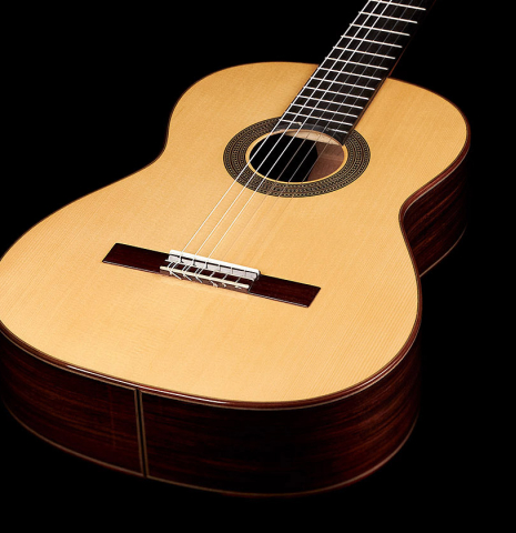 The soundboard and sides of a 2023 Manuel Adalid "Hauser" classical guitar made of spruce and Indian rosewood