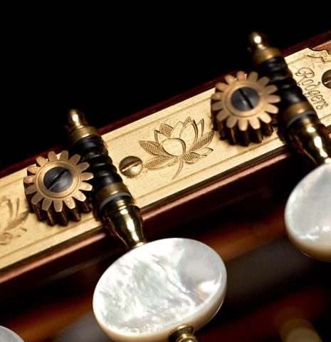The Rodgers tuning machines of a 2019 Kevin Aram "Emily" classical guitar made of spruce and Indian rosewood
