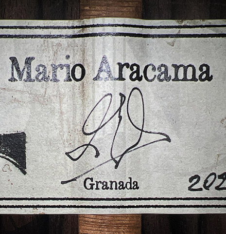 The label of a 2024 Mario Aracama classical guitar made of cedar and Kamagong