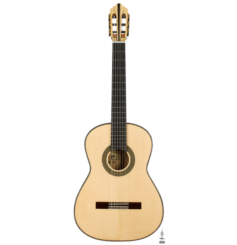 The front of a 2025 Mario Aracama classical guitar made of spruce and Tamarind