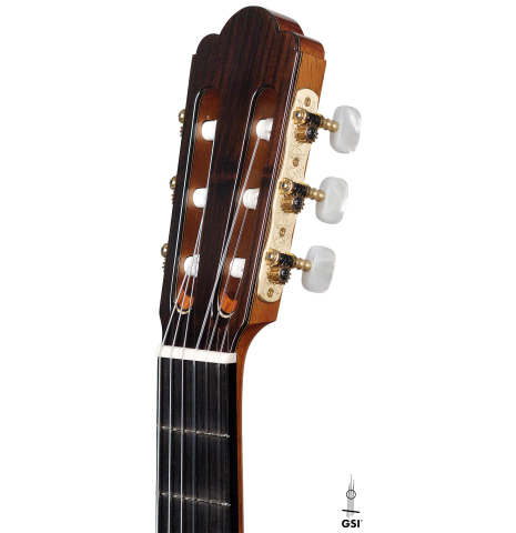 The headstock of a 2022 Asturias "Custom S" classical guitar made of spruce and Indian rosewood with a 630 mm scale.