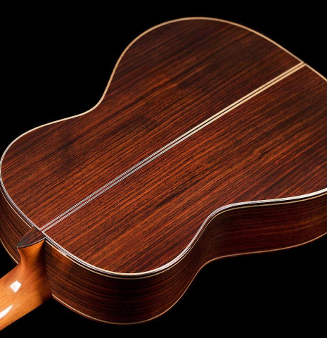 The back of a 2022 Asturias "Custom S" classical guitar made of spruce and Indian rosewood with a 630 mm scale.