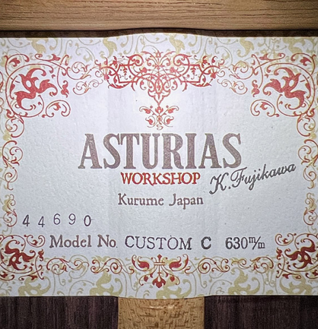 The label of a 2022 Asturias &quot;Custom C&quot; classical guitar made with 630 mm scale