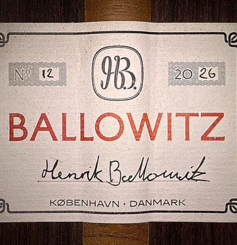 The label of a 2026 Henrik Ballowitz classical guitar made of spruce and Indian rosewood