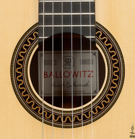 The rosette of a 2026 Henrik Ballowitz classical guitar made of spruce and Indian rosewood