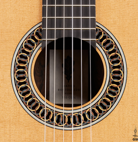 The rosette of a 2024 Marco Bortolozzo classical guitar made of spruce and ziricote