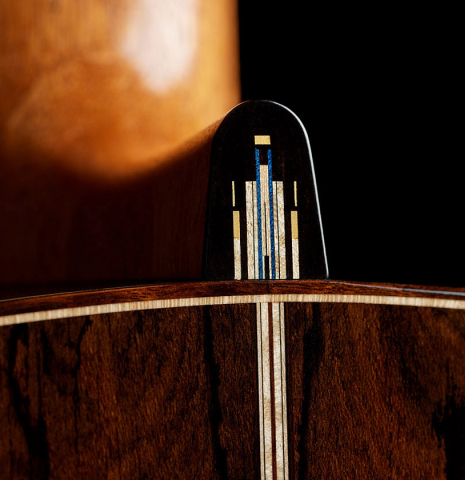 The heel inlay of a 2024 Marco Bortolozzo classical guitar made of spruce and ziricote