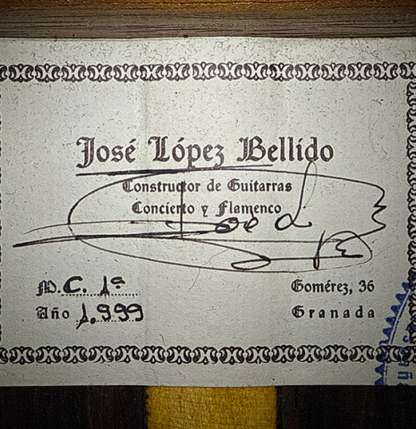 The label of a 1999 Jose Lopez Bellido classical guitar made of spruce and CSA rosewood