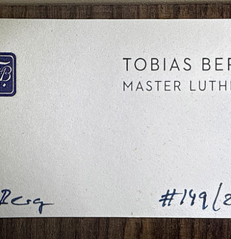 The label of a 2025 Tobias Berg classical guitar made of cedar and Indian rosewood