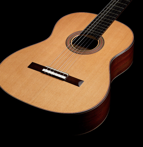 The soundboard of a 2025 Tobias Berg classical guitar made of cedar and Indian rosewood