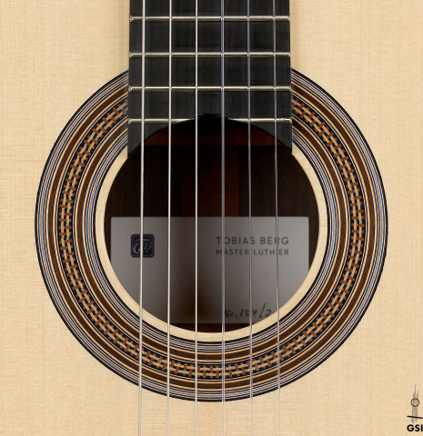 The rosette of a 2026 Tobias Berg "Bouchet" classical guitar made of spruce and Indian rosewood