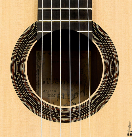 The rosette of a 2025 Edmund Blöchinger "Llobet" classical guitar made of spruce and CSA rosewood