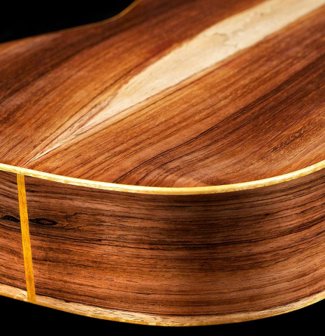The back and sides at the foot of a 2017 Florian Blöchinger classical guitar made of spruce and CSA rosewood
