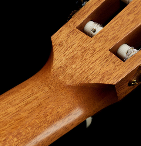 The head-to-neck joint of a 2024 Edmund Blöchinger "Dome" classical guitar made of spruce and CSA rosewood