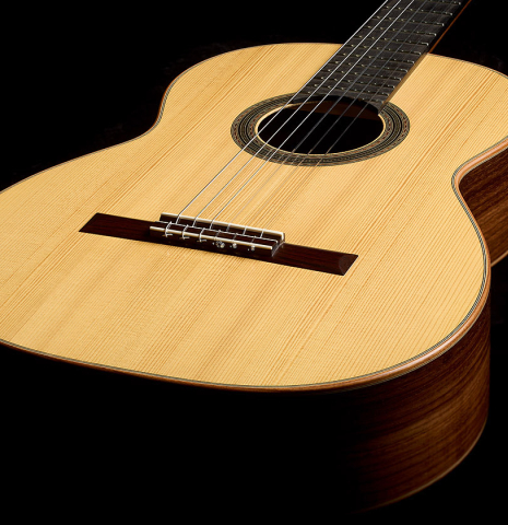 The top and sides of a 2026 Edmund Blöchinger "Dome" classical guitar made of spruce and CSA rosewood