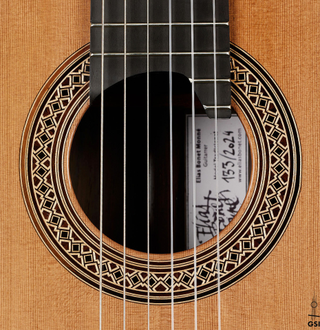 The rosette of a 2024 Elias Bonet classical guitar made of cedar and African rosewood