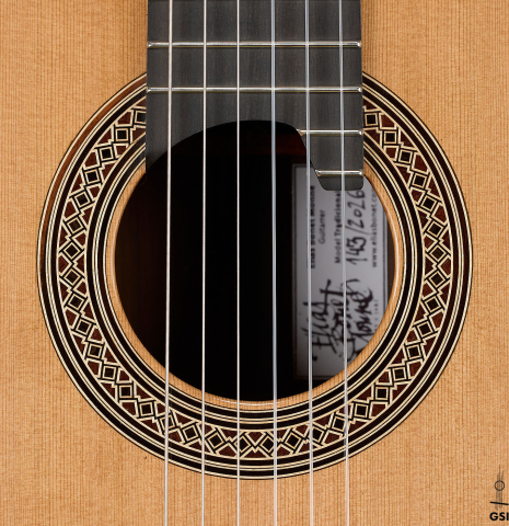 The rosette of a 2026 Elias Bonet classical guitar made of cedar and African rosewood