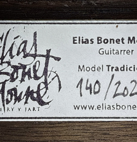 The label of a 2025 Elias Bonet classical guitar made of spruce and green ebony