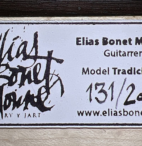 The label of a 2024 Elias Bonet classical guitar made of spruce and maple
