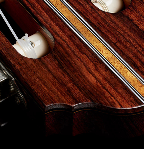 The headstock plate and tuning machines of a 2024 Eduardo Bossa classical guitar made of spruce and Indian rosewood