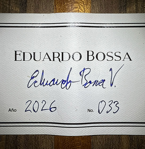 The label of a 2026 Eduardo Bossa classical guitar made of cedar and ovangkol