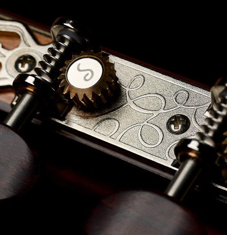 The Schaller tuning machines of a 2026 Eduardo Bossa classical guitar made of spruce and comino crespo