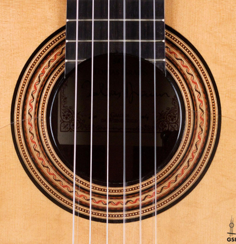 The rosette of a 2004 Tobias Braun "1912 Ramirez" made of spruce and Indian rosewood