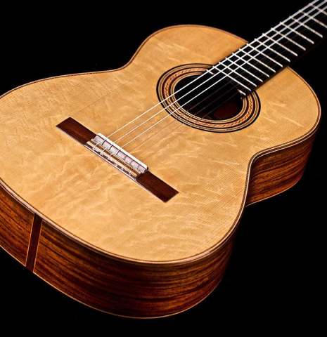 The top and sides of a 2004 Tobias Braun "1912 Ramirez" made of spruce and Indian rosewood
