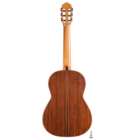 The back of a 2004 Tobias Braun "1912 Ramirez" made of spruce and Indian rosewood