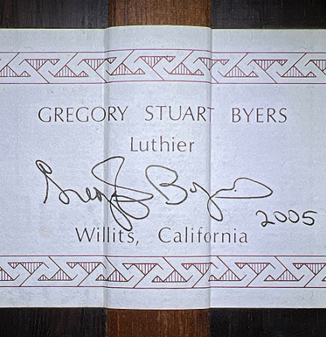 The label of a 2005 Gregory Byers classical guitar made with spruce and CSA rosewood