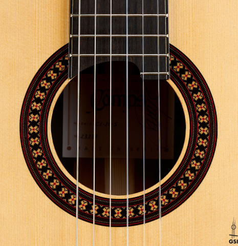 The rosette of a 2023 Hermanos Camps "CL20-S" classical guitar made of spruce and exotic ebony