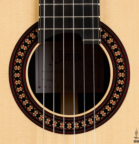 The rosette of a 2024 Hermanos Camps "CL20-S" classical guitar made of spruce and exotic ebony