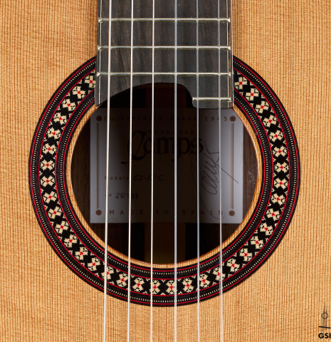 The rosette of a Hermanos Camps "CL18C" classical guitar made of cedar and Indian rosewood