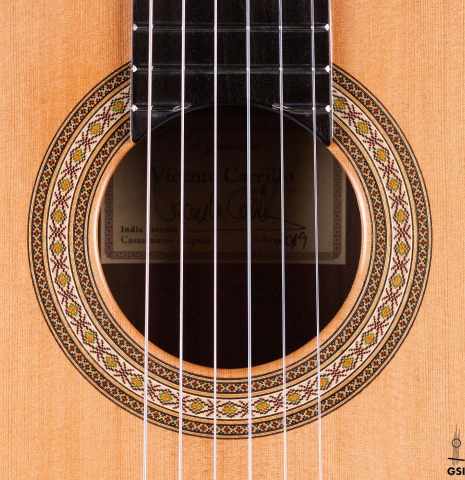 The rosette of a Vicente Carrillo "India Estudio" guitar made with cedar and Indian rosewood