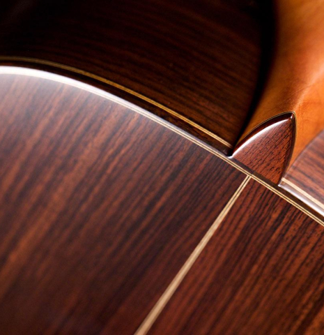 The back and heel of a Vicente Carrillo "India Estudio" made with spruce and Indian rosewood